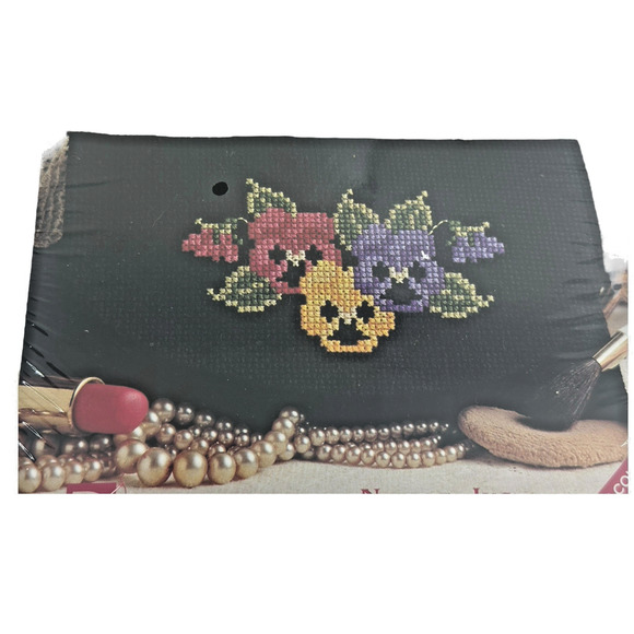 Vintage Designs for the Needle Cosmetic Bag #7303 Pansies Cross Stitch Kit 1990 - Picture 2 of 3